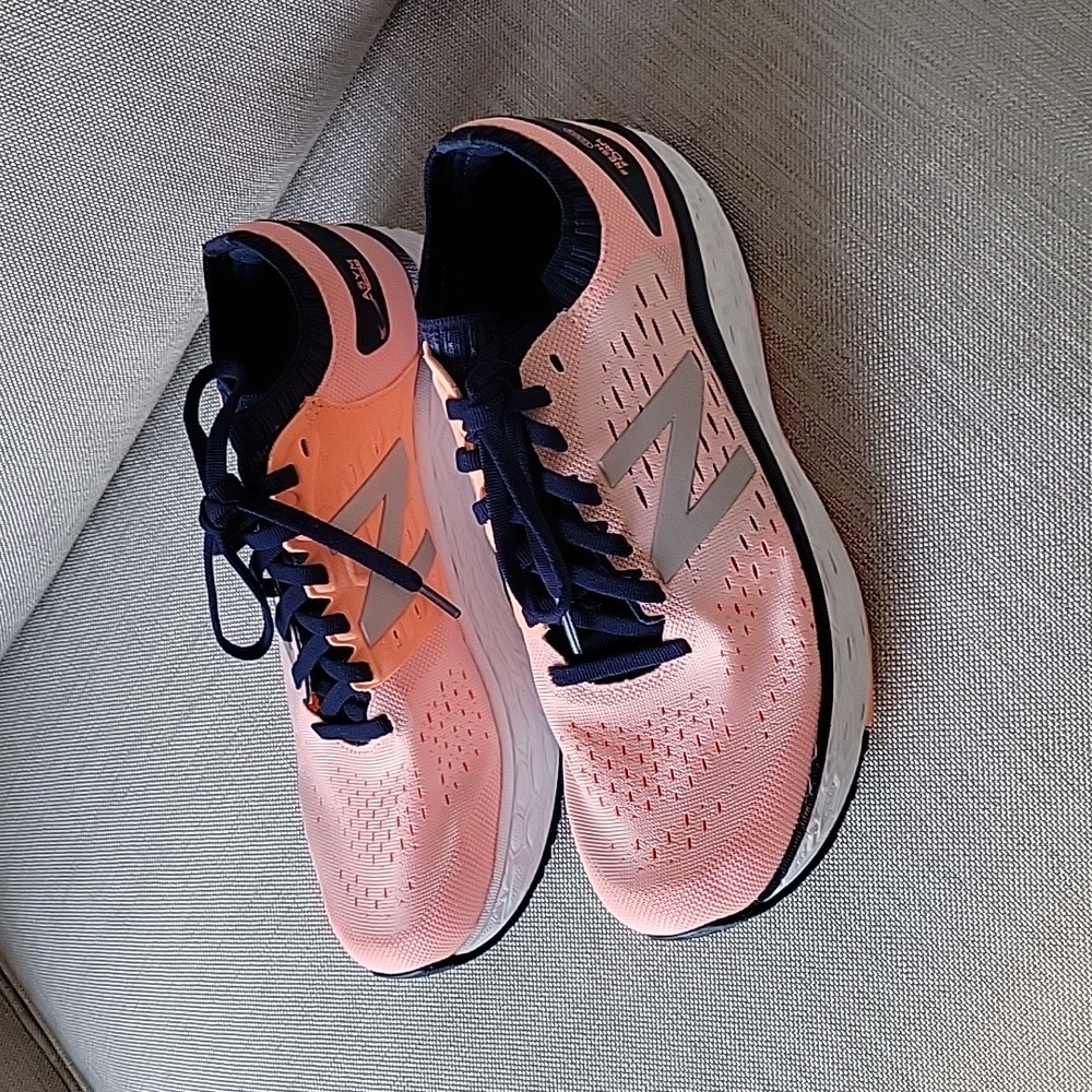 New Balance Fresh Foam Vongo V4, Size  8, Lkke New